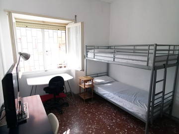Roomlala | Quarto adjacente ao Metro A, 15 minutos do centro