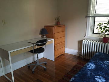 Roomlala | Quarto agradável perto da Universidade de Montreal