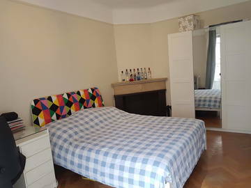 Roomlala | Quarto amplo e iluminado ao lado da ULB