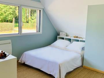 Roomlala | Quarto amplo, iluminado e tranquilo