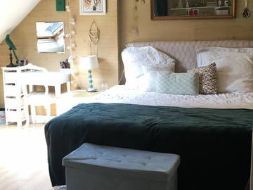 Roomlala | Quarto amplo para acomodação compartilhada a partir de julho