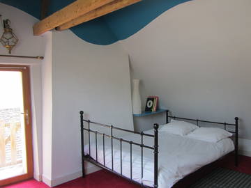 Roomlala | Quarto "BALCONY" a 5 minutos do RER e das lojas.