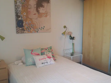 Roomlala | QUARTO BRILHANTE E TRANQUILO + VARANDA PERTO DE FACULDADES E HOSPITAIS