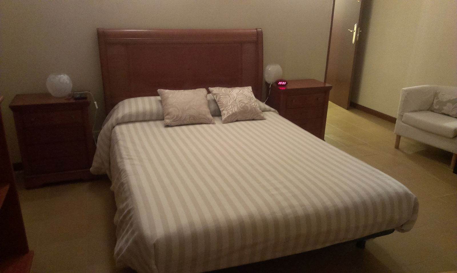 Hospedagem Em Casa De Família Las Rozas 89509