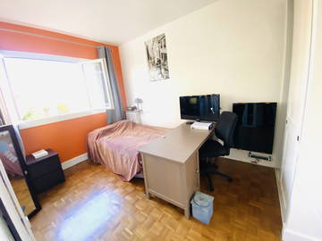 Roomlala | Quarto com banheiro e WC individual
