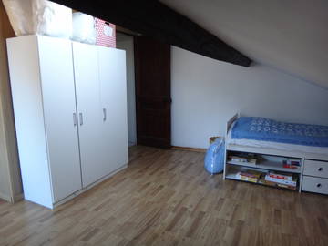 Roomlala | Quarto com cama de solteiro para alugar