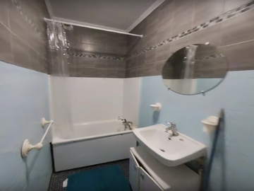 Roomlala | Quarto com chuveiro (CAF / APL) perto do bonde T4