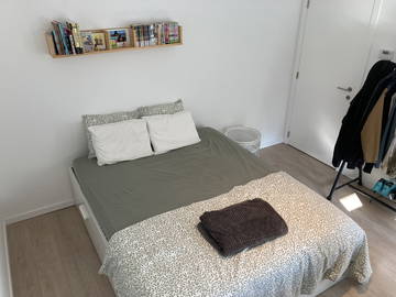 Roomlala | QUARTO COM CHUVEIRO PRIVATIVO - LOCAL COMPARTILHADO – PAPETERIES GENV