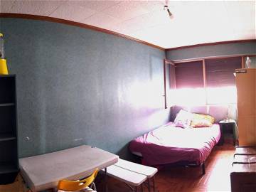 Roomlala | Quarto com pequeno banheiro adjacente a 20 minutos de La Doua