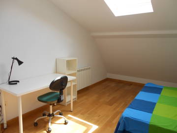 Roomlala | Quarto compartilhado no sótão