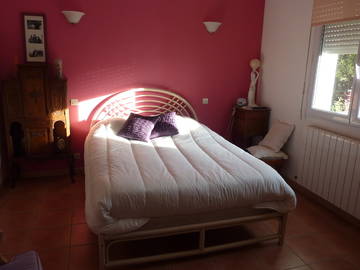 Roomlala | Quarto confortável para alugar na casa de um residente