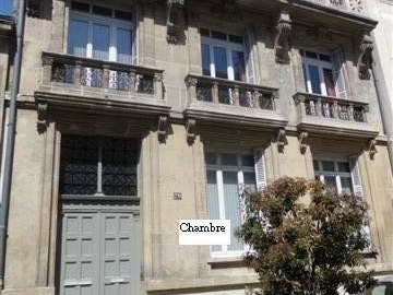 Roomlala | Quarto confortável para alugar no Hyper Center de Reims 