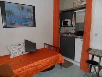 Roomlala | Quarto/cozinha independente