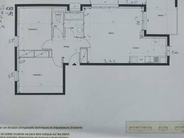 Roomlala | Quarto de 12m2 com área de escritório