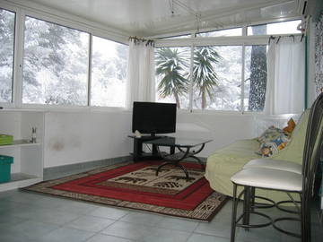 Roomlala | Quarto de 14 M2 e varanda de 13 M2 para alugar em Antibes 