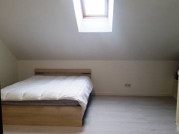 Roomlala | QUARTO DE 17,5 m² COM BANHEIRO PRIVATIVO EM CASA DE 101 m²