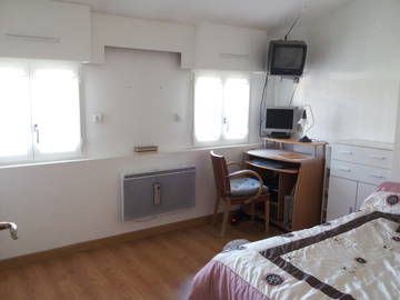 Roomlala | Quarto de 20 M2 para alugar em casa de residente - Paved Coast 