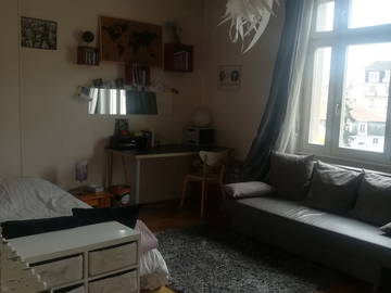 Roomlala | Quarto de 20m2 em apartamento perto da estação de trem