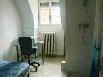 Roomlala | Quarto de empregada mobiliado no centro de Estrasburgo