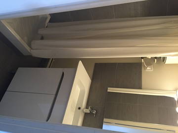Roomlala | Quarto de empregada para alugar (12m2)