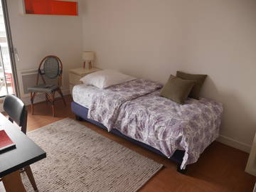 Roomlala | Quarto de estudante de 11 m2 em apartamento familiar