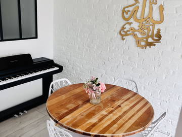 Roomlala | Quarto de estudante perto da faculdade de medicina e do hospital universitário (número um)