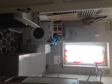 Roomlala | Quarto de menina para alugar, curto prazo