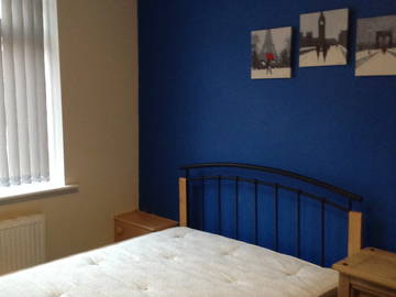 Roomlala | Quarto Duplo Grande Em Localização Tranquila