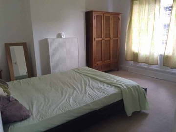 Roomlala | Quarto Duplo Mobiliado Em Casa