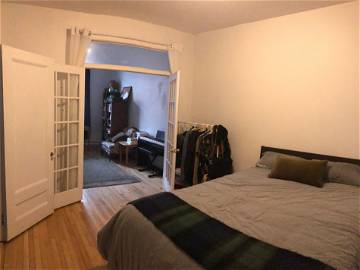 Roomlala | Quarto duplo para alugar em um apartamento espaçoso