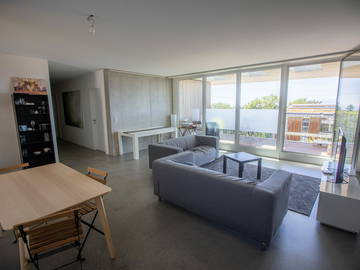 Roomlala | Quarto Duplo Pequeno Totalmente Mobilado