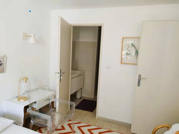 Roomlala | QUARTO e banheiro privativo, café da manhã incluído