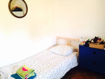 Roomlala | Quarto econômico em uma casa