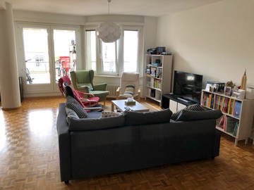 Roomlala | Quarto em apartamento amplo compartilhado para 3 pessoas, no centro, vista para o lago