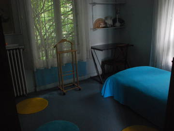 Roomlala | Quarto em casa 100m2 / jardim 300m2