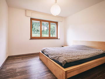 Roomlala | Quarto em Lucens 1 min. Da estação CFF