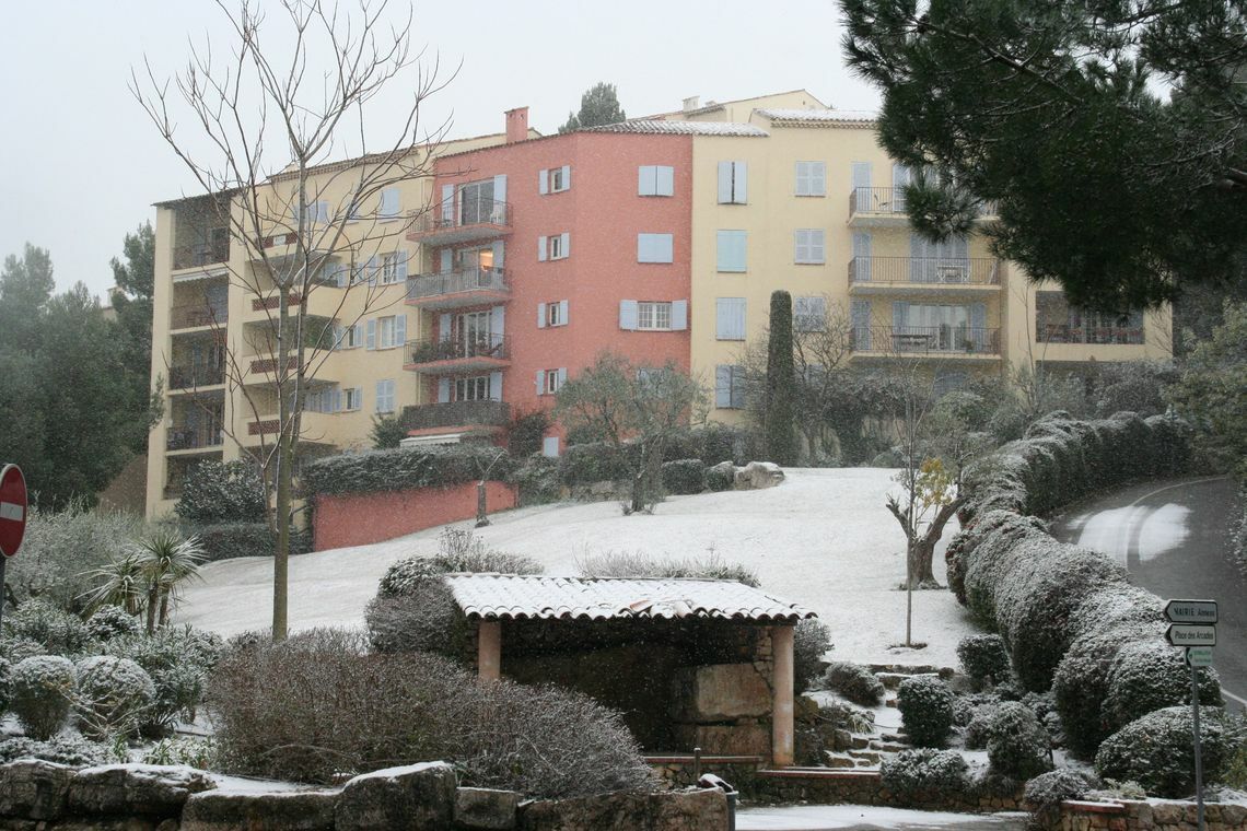 Hospedagem Em Casa De Família Mougins 123500