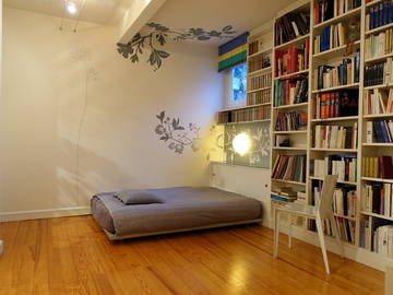 Roomlala | Quarto em um grande apartamento contemporâneo