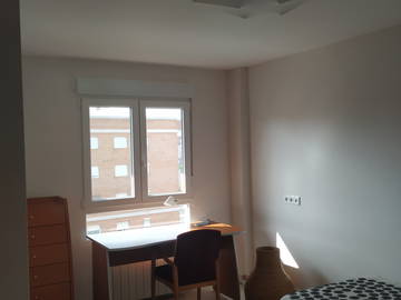Roomlala | Quarto ensolarado em apartamento de 4 quartos na Calle Alboraya 63