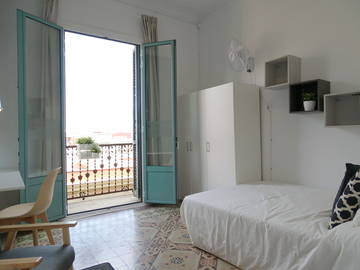 Roomlala | Quarto Grande Com Cama De Casal E Varanda (RH18-R2)
