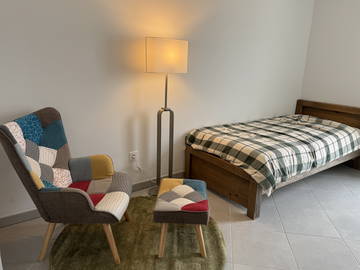Roomlala | Quarto grande em apartamento NOVO a 50m do TRAMWAY