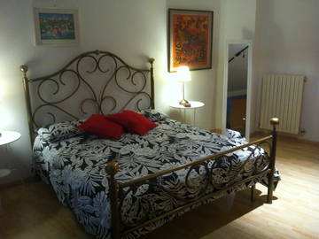 Roomlala | Quarto grande independente com quatro camas