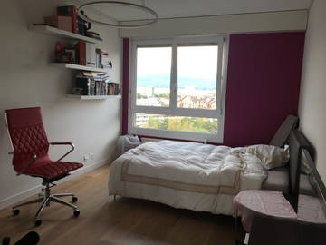 Roomlala | Quarto grande mobiliado de 18 m2 para alugar 