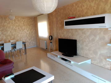 Roomlala | Quarto grande para alugar!