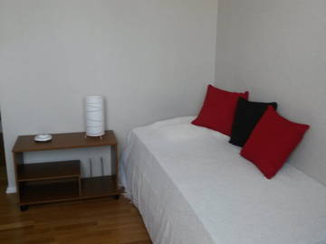 Roomlala | Quarto ideal para estudantes
