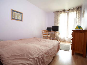 Roomlala | Quarto iluminado