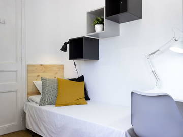 Roomlala | Quarto Individual Confortável e Luminoso em Gracia (RH17-R1)