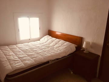 Roomlala | Quarto Individual ou Duplo em Casa Independente