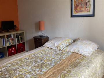 Roomlala | Quarto laranja, Oullins Lyon, Metro B