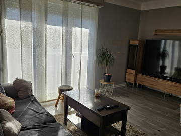 Roomlala | Quarto luminoso para alugar de 10M2 virado a sul
